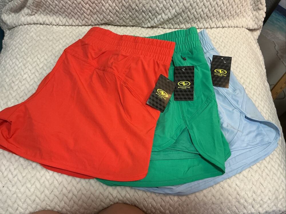 womens XL athletic shorts NWT 3639